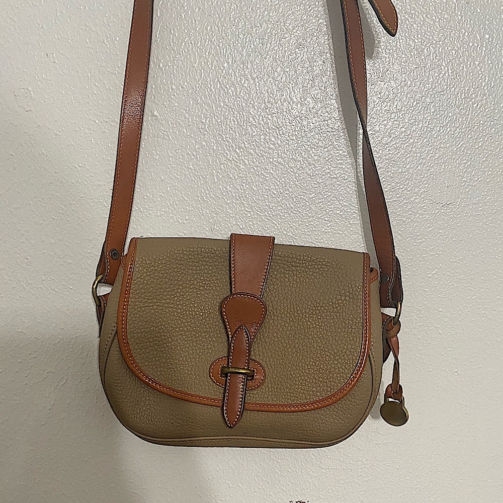 DOONEY AND BURKE LEATHER CROSSBODY